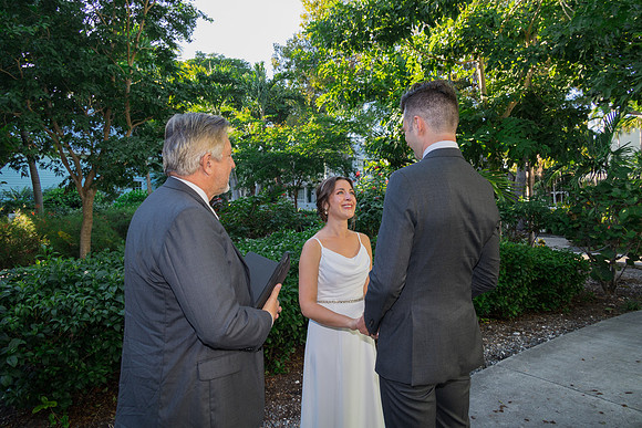 2023-11-11  Laura and Sergey Key West Tuman Butterfly Garden-2619