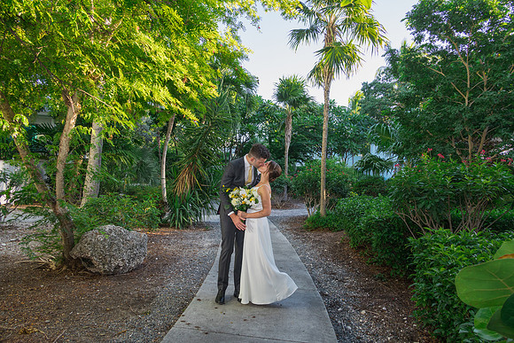 2023-11-11  Laura and Sergey Key West Tuman Butterfly Garden-2768