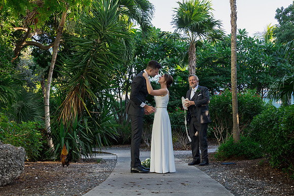 2023-11-11  Laura and Sergey Key West Tuman Butterfly Garden-2738