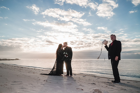 2023-10-31 Jacqueline and Michael Wedding at Smathers Beach Key West-8495