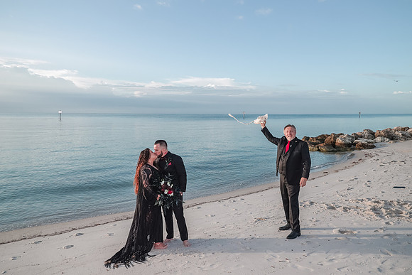 2023-10-31 Jacqueline and Michael Wedding at Smathers Beach Key West-8502