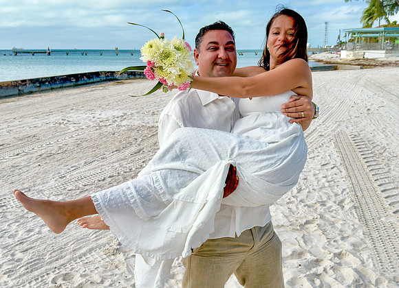 2023-11-28 Adriana and Francesco  Higgs  Beach Wedding Vow Renewal_-22