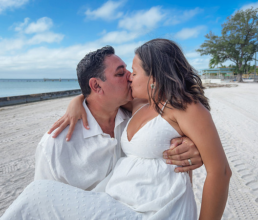 2023-11-28 Adriana and Francesco  Higgs  Beach Wedding Vow Renewal_-25