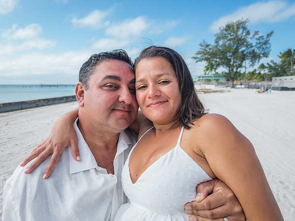 2023-11-28 Adriana and Francesco  Higgs  Beach Wedding Vow Renewal_-27