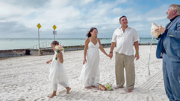 2023-11-28 Adriana and Francesco  Higgs  Beach Wedding Vow Renewal_-40