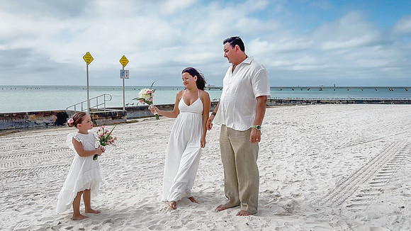 2023-11-28 Adriana and Francesco  Higgs  Beach Wedding Vow Renewal_-41
