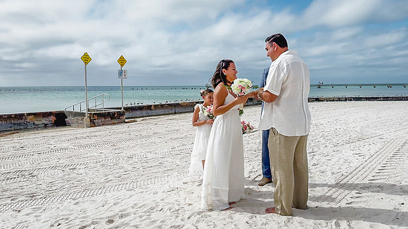 2023-11-28 Adriana and Francesco  Higgs  Beach Wedding Vow Renewal_-43