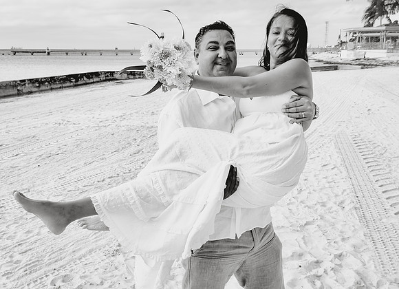 2023-11-28 Adriana and Francesco  Higgs  Beach Wedding Vow Renewal_-22