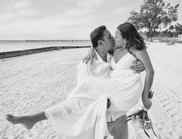2023-11-28 Adriana and Francesco  Higgs  Beach Wedding Vow Renewal_-23