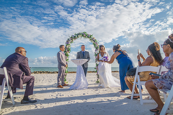 2023-11-25 Tatiana and Alan Higgs  Beach Wedding_-58