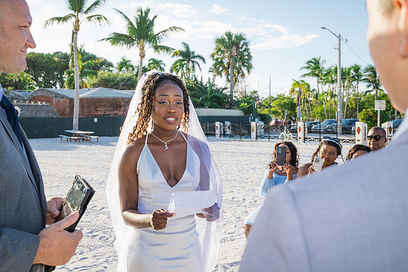 2023-11-25 Tatiana and Alan Higgs  Beach Wedding_-67