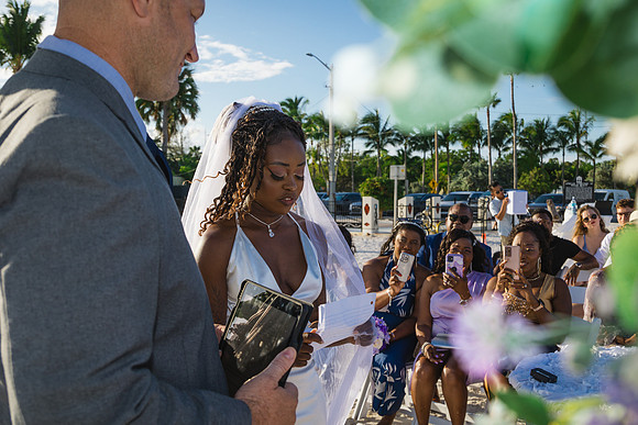 2023-11-25 Tatiana and Alan Higgs  Beach Wedding_-64