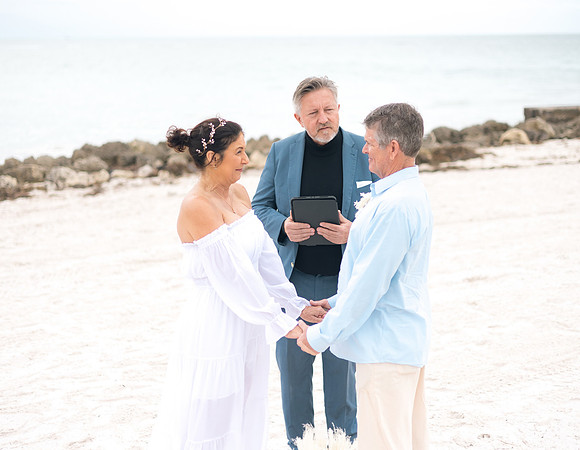 2023-12-29 Jill and Joel Higgs Beach Wedding-31