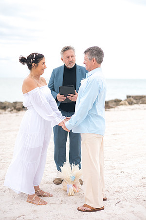 2023-12-29 Jill and Joel Higgs Beach Wedding-32