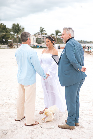 2023-12-29 Jill and Joel Higgs Beach Wedding-38