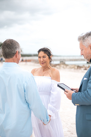 2023-12-29 Jill and Joel Higgs Beach Wedding-41