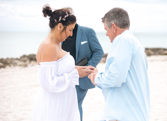 2023-12-29 Jill and Joel Higgs Beach Wedding-52