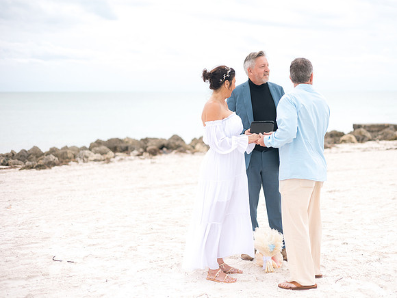 2023-12-29 Jill and Joel Higgs Beach Wedding-78