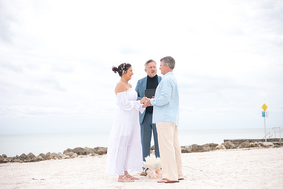 2023-12-29 Jill and Joel Higgs Beach Wedding-85