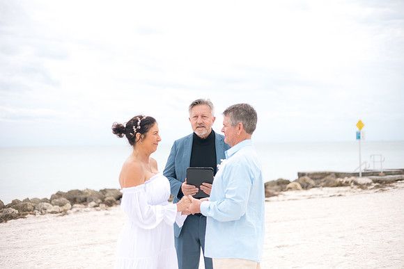 2023-12-29 Jill and Joel Higgs Beach Wedding-87