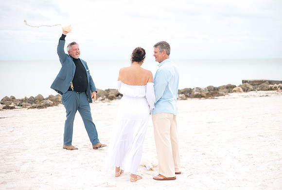 2023-12-29 Jill and Joel Higgs Beach Wedding-93