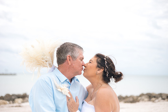 2023-12-29 Jill and Joel Higgs Beach Wedding-118