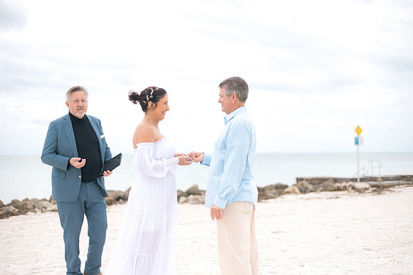 2023-12-29 Jill and Joel Higgs Beach Wedding-56
