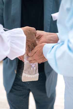 2023-12-29 Jill and Joel Higgs Beach Wedding-131